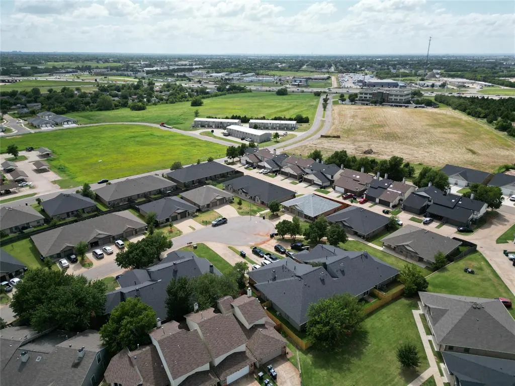 Photo 11 — 415 Vail Circle, Oklahoma City, OK 73114