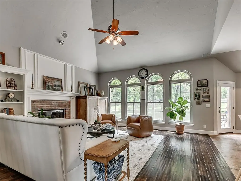 Photo 6 — 10049 Hidden Hollow Lane, Oklahoma City, OK 73151