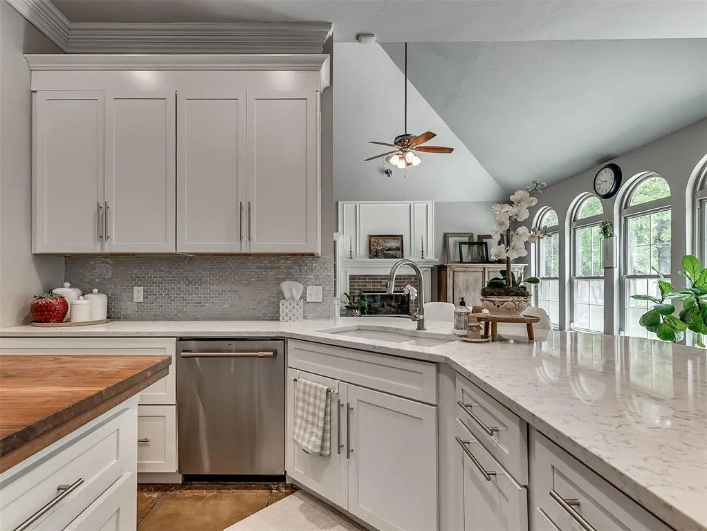 Photo 18 — 10049 Hidden Hollow Lane, Oklahoma City, OK 73151