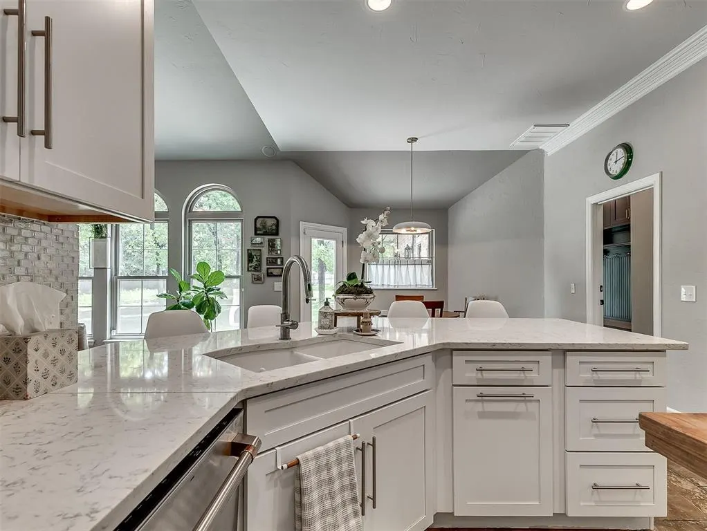 Photo 19 — 10049 Hidden Hollow Lane, Oklahoma City, OK 73151