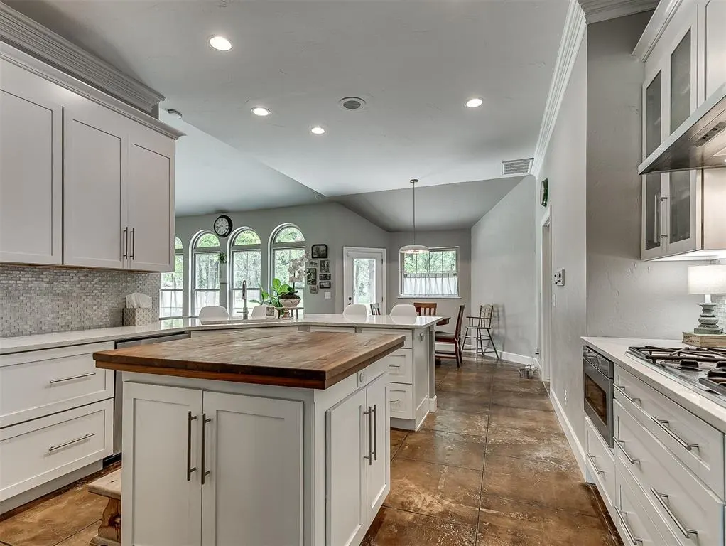 Photo 21 — 10049 Hidden Hollow Lane, Oklahoma City, OK 73151