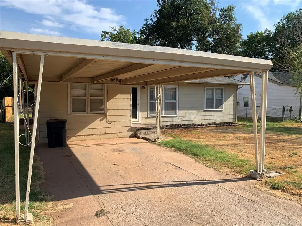 Photo 18 — 927 N Sunset Drive, Anadarko, OK 73005