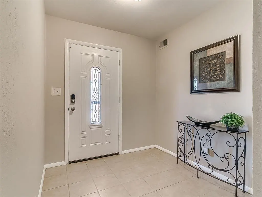 Photo 3 — 6416 Braniff Drive, Oklahoma City, OK 73105
