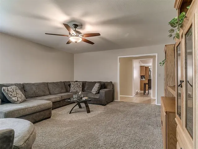 Photo 6 — 6416 Braniff Drive, Oklahoma City, OK 73105