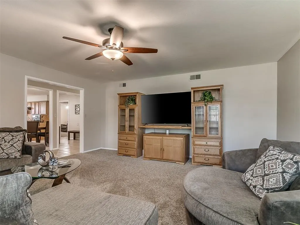 Photo 7 — 6416 Braniff Drive, Oklahoma City, OK 73105