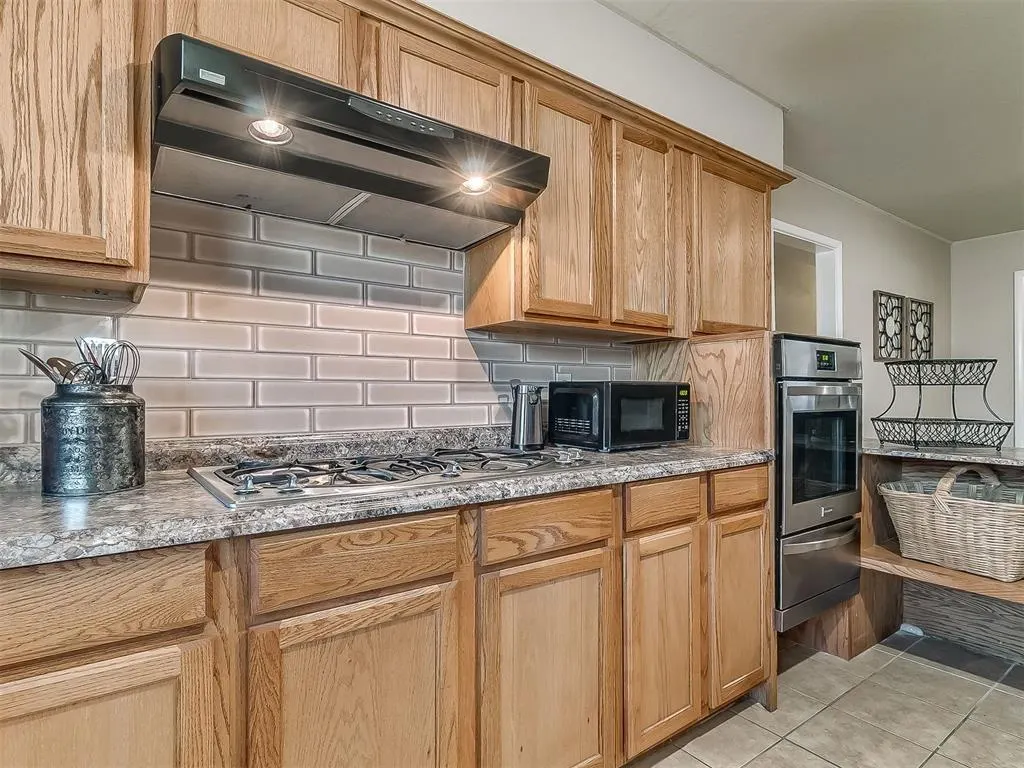 Photo 15 — 6416 Braniff Drive, Oklahoma City, OK 73105
