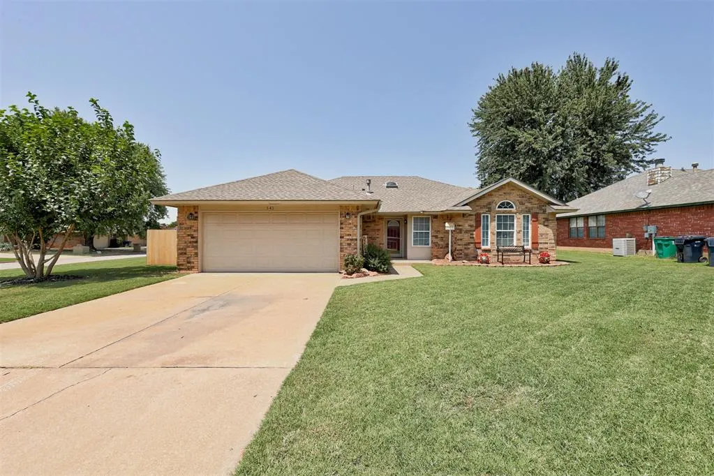 Front exterior — 541 NW 169th Street, Edmond, OK 73012