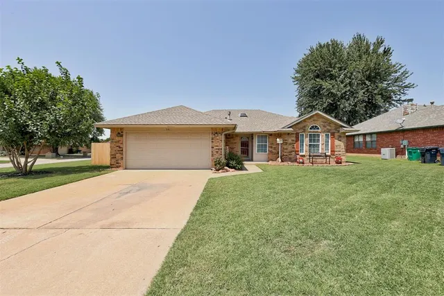 Front exterior — 541 NW 169th Street, Edmond, OK 73012