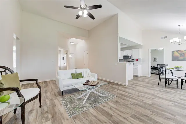 Photo 7 — 541 NW 169th Street, Edmond, OK 73012