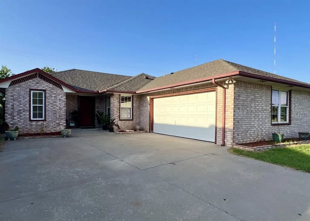 Front exterior — 717 NE 85th Street, Oklahoma City, OK 73114