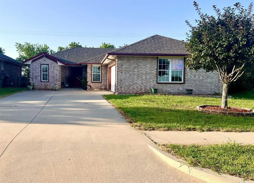 Photo 2 — 717 NE 85th Street, Oklahoma City, OK 73114