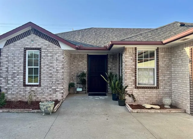 Photo 3 — 717 NE 85th Street, Oklahoma City, OK 73114