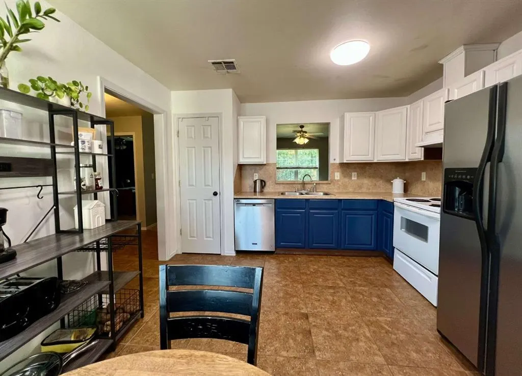 Photo 10 — 717 NE 85th Street, Oklahoma City, OK 73114