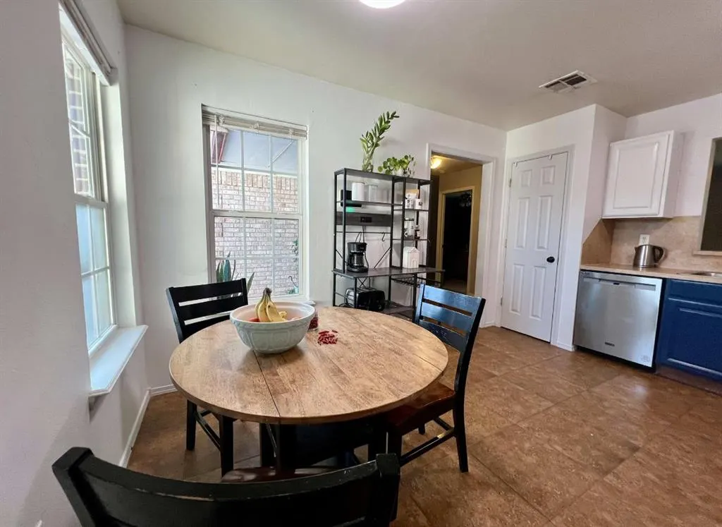 Photo 11 — 717 NE 85th Street, Oklahoma City, OK 73114