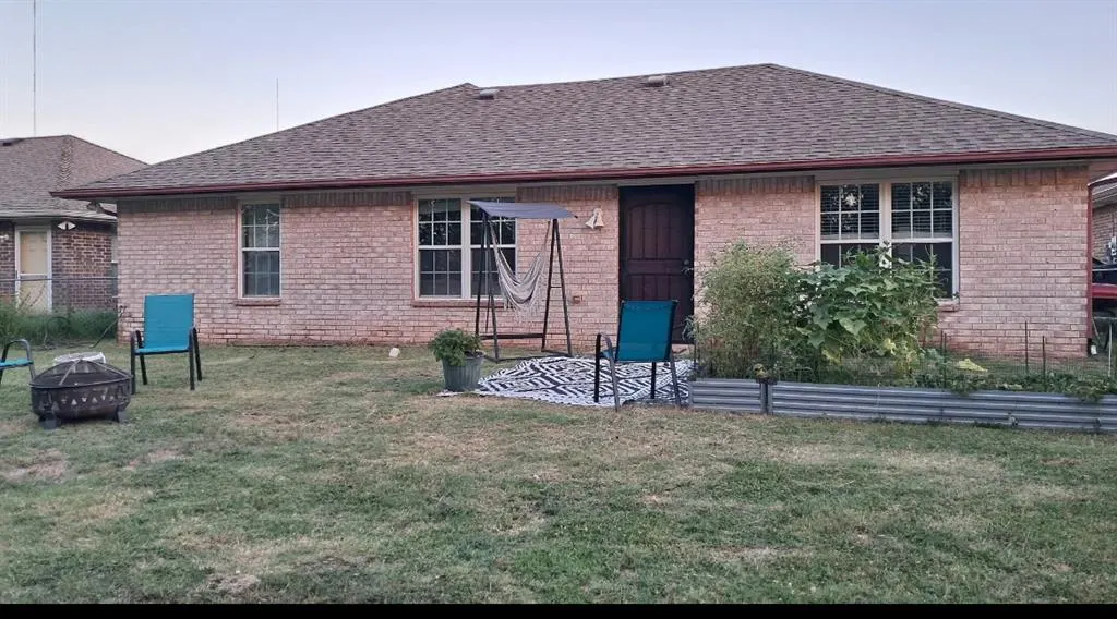 Photo 15 — 717 NE 85th Street, Oklahoma City, OK 73114