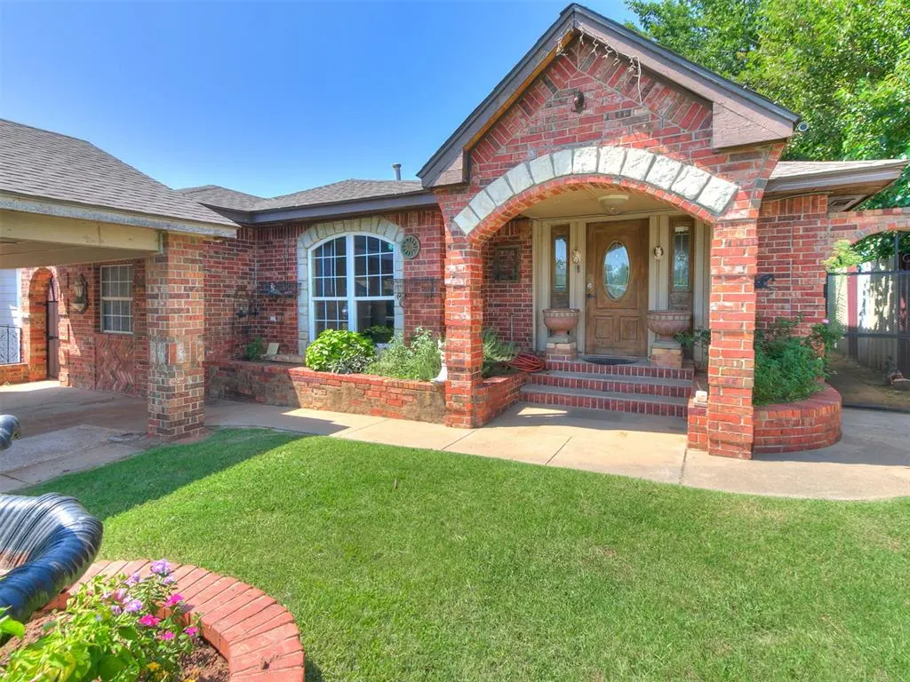 Front exterior — 327 SE 46th Street, Oklahoma City, OK 73129