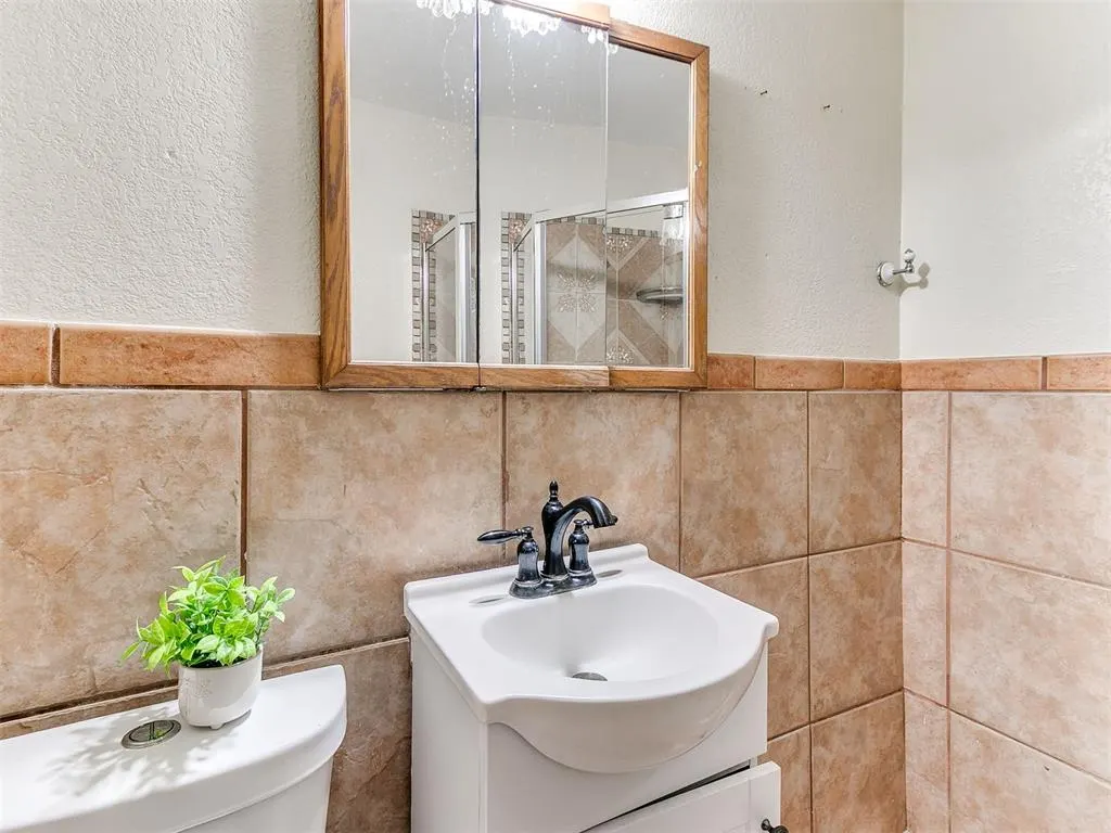 Photo 8 — 327 SE 46th Street, Oklahoma City, OK 73129