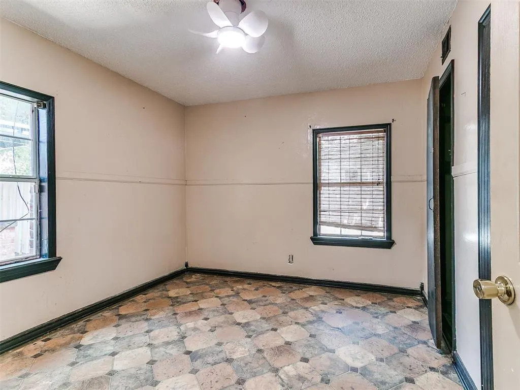 Photo 10 — 327 SE 46th Street, Oklahoma City, OK 73129
