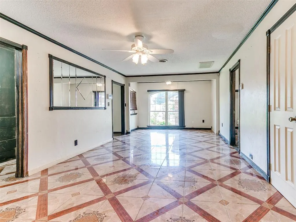 Photo 11 — 327 SE 46th Street, Oklahoma City, OK 73129