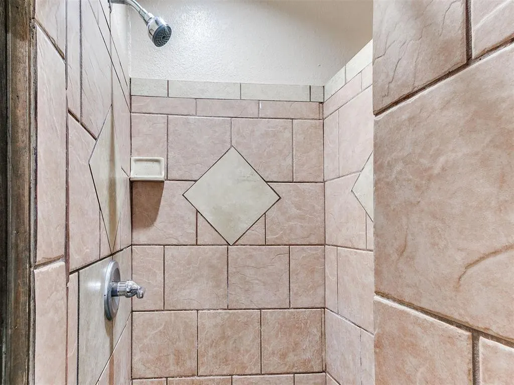 Photo 32 — 327 SE 46th Street, Oklahoma City, OK 73129
