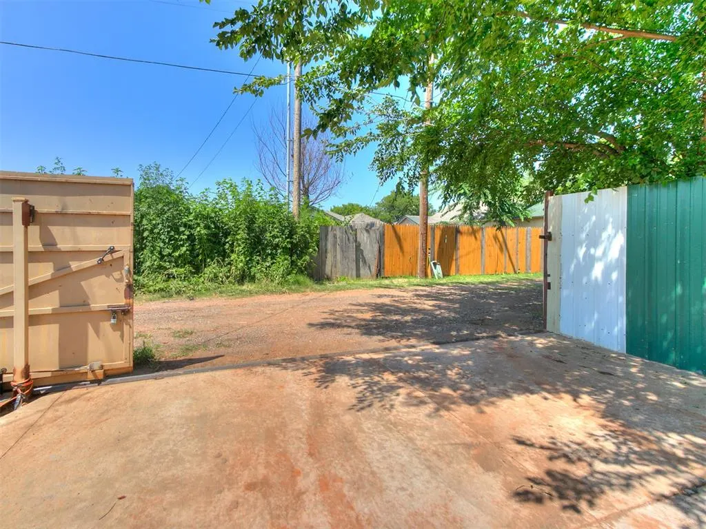 Photo 35 — 327 SE 46th Street, Oklahoma City, OK 73129