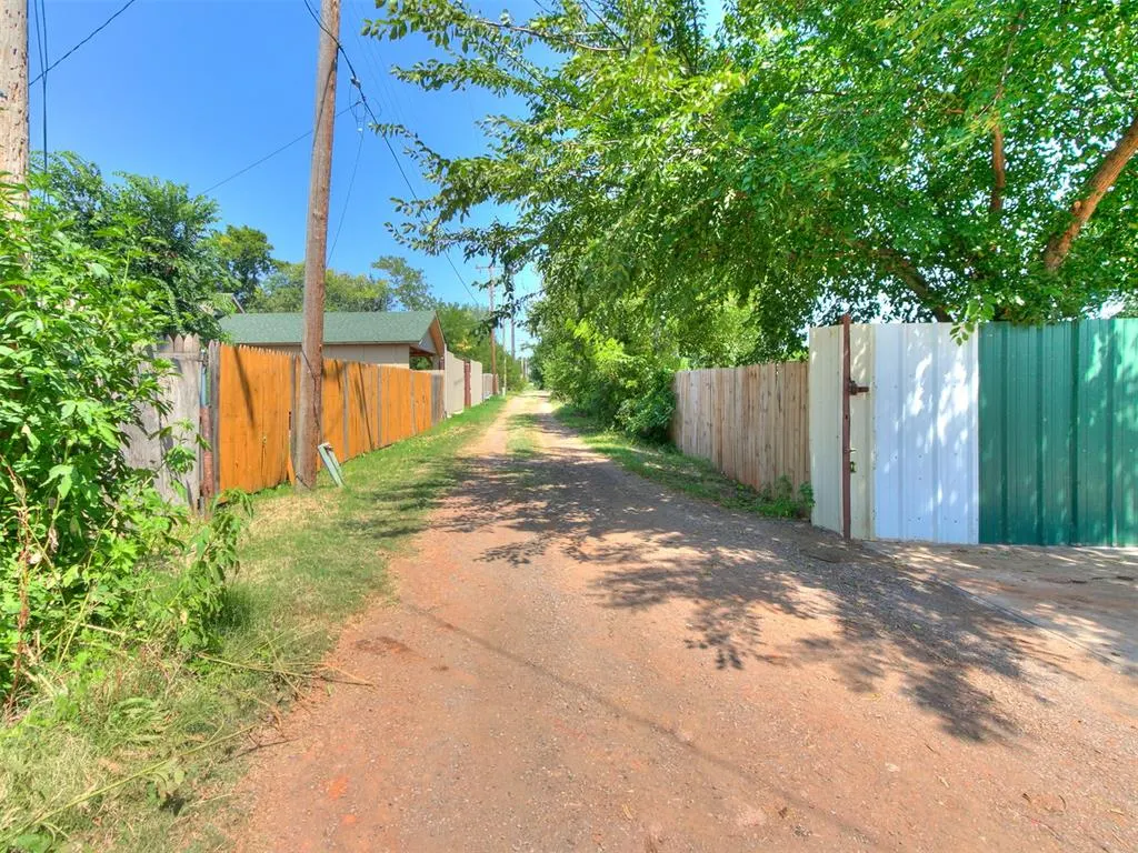 Photo 37 — 327 SE 46th Street, Oklahoma City, OK 73129