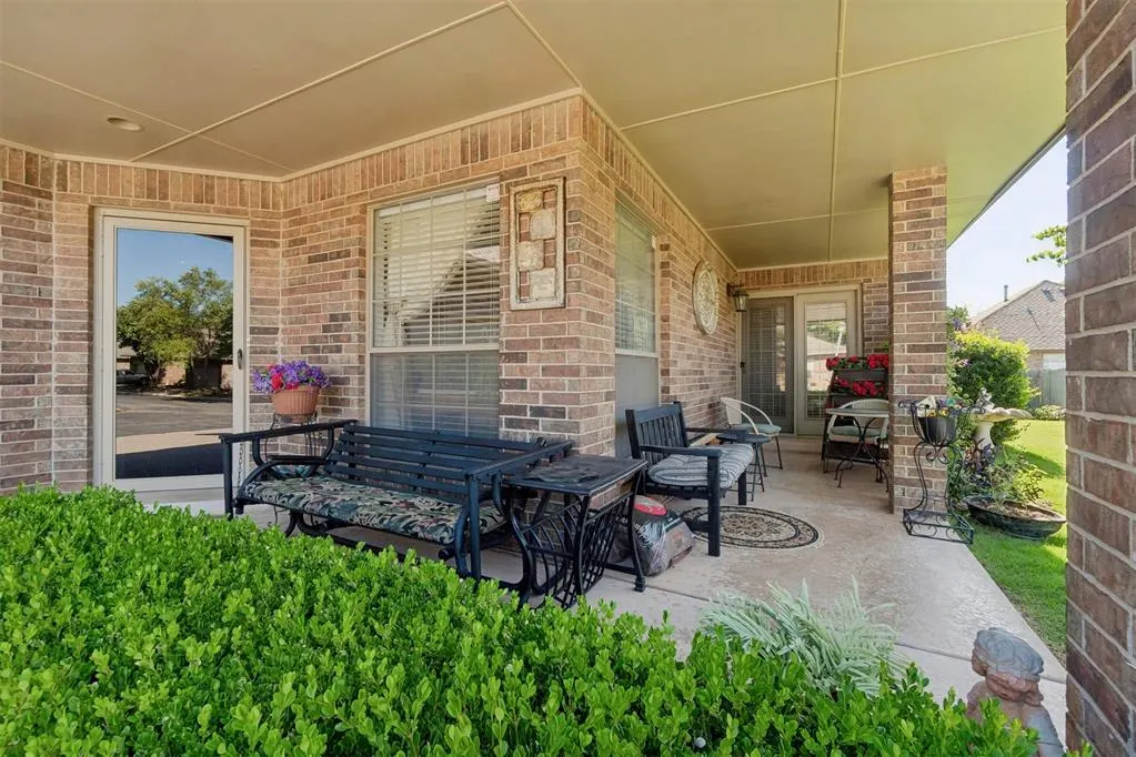Photo 5 — 15916 Sonoma Court, Edmond, OK 73013