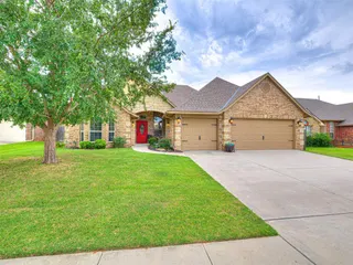 Sold home at 605 Ridge Lake Boulevard