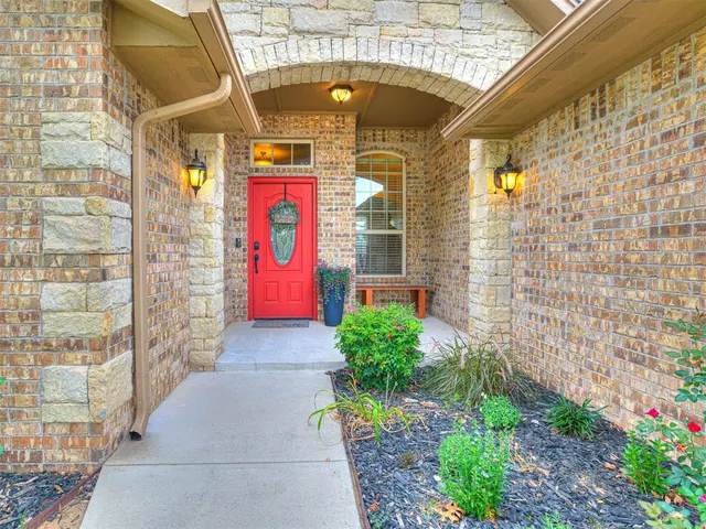 Photo 2 — 605 Ridge Lake Boulevard, Norman, OK 73071