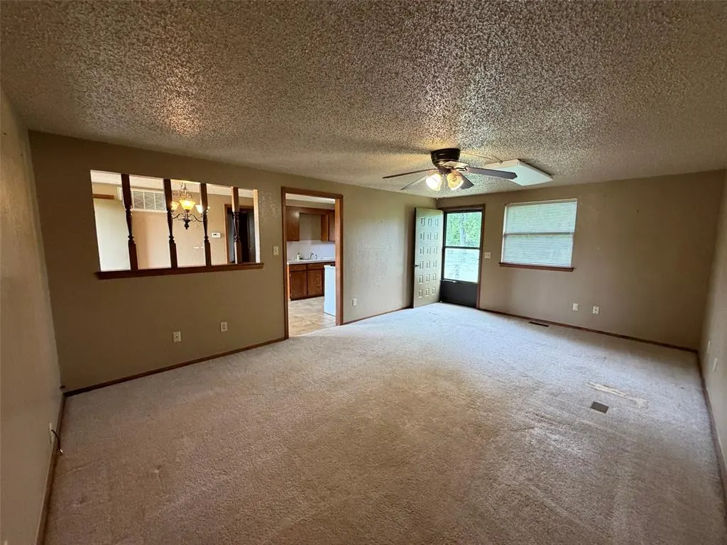 Photo 5 — 218 Quail Hollow Drive, Blanchard, OK 73010