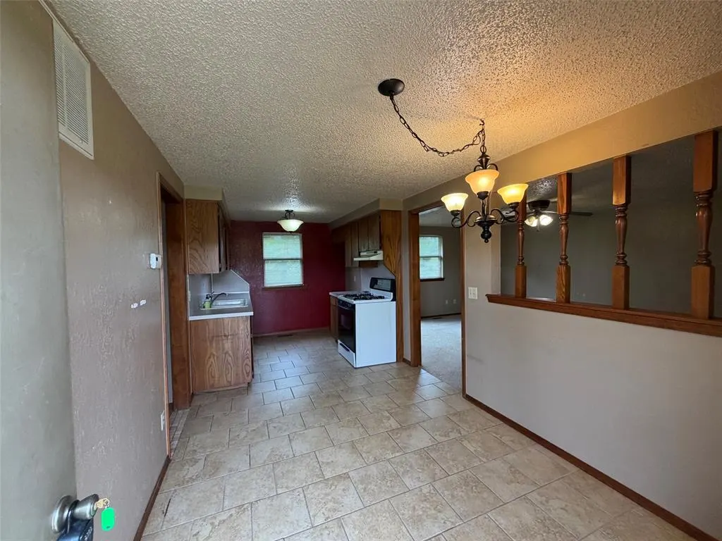 Photo 9 — 218 Quail Hollow Drive, Blanchard, OK 73010