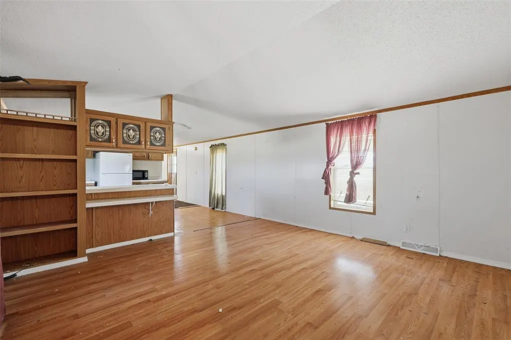 Photo 7 — 8215 Meadow Lark Drive, Wynnewood, OK 73098
