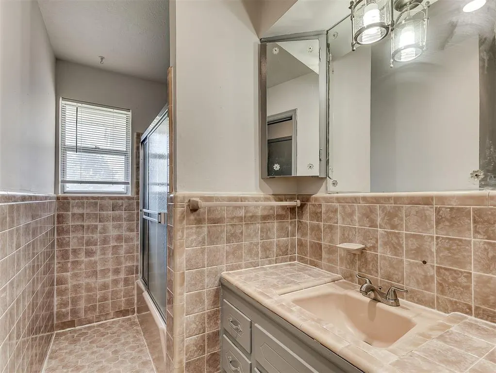 Photo 13 — 2525 SW 69th Street, Oklahoma City, OK 73159