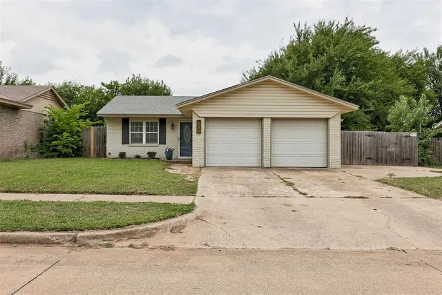 Front exterior — 705 S Highland Drive, Mustang, OK 73064