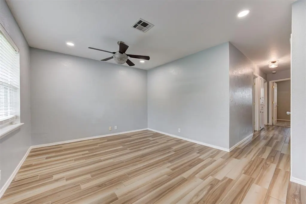 Photo 5 — 705 S Highland Drive, Mustang, OK 73064