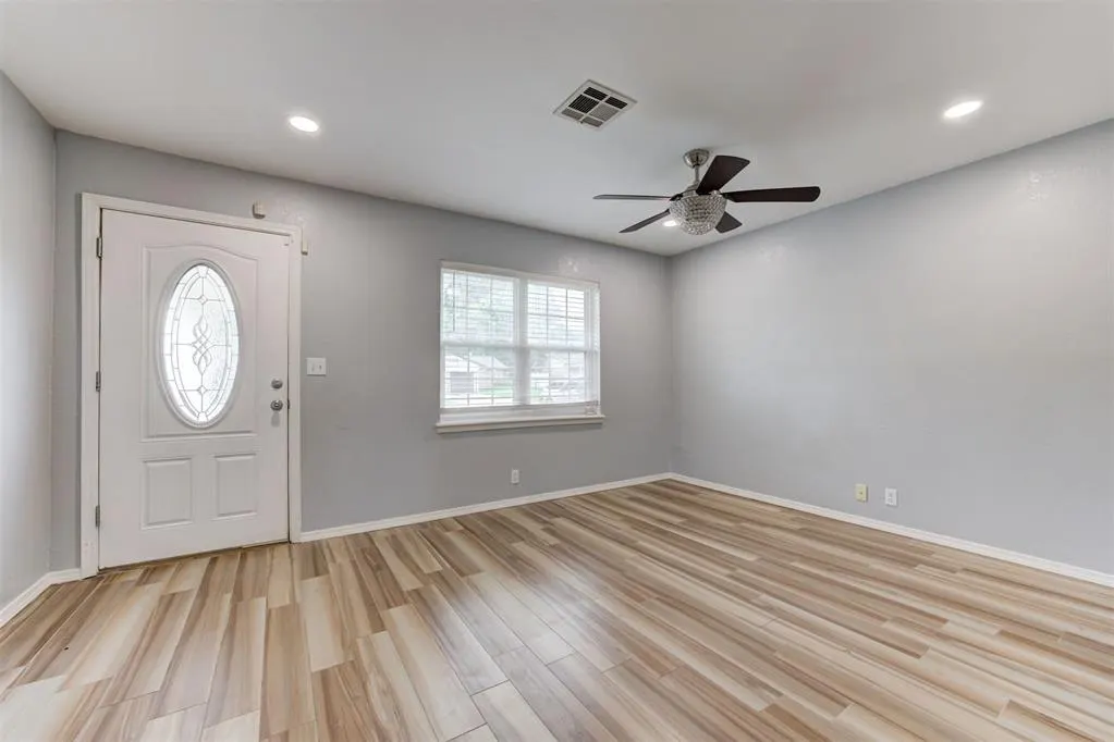 Photo 6 — 705 S Highland Drive, Mustang, OK 73064