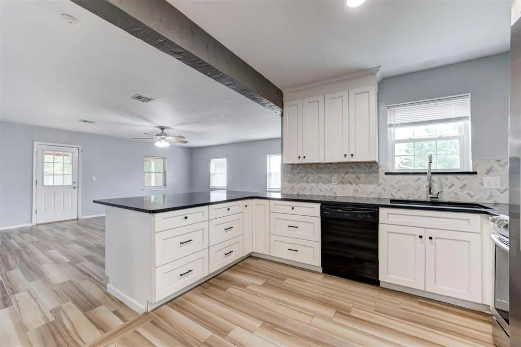 Photo 15 — 705 S Highland Drive, Mustang, OK 73064