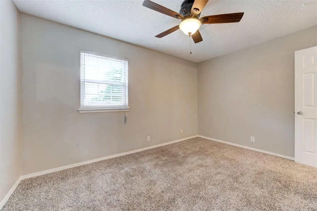 Photo 19 — 705 S Highland Drive, Mustang, OK 73064