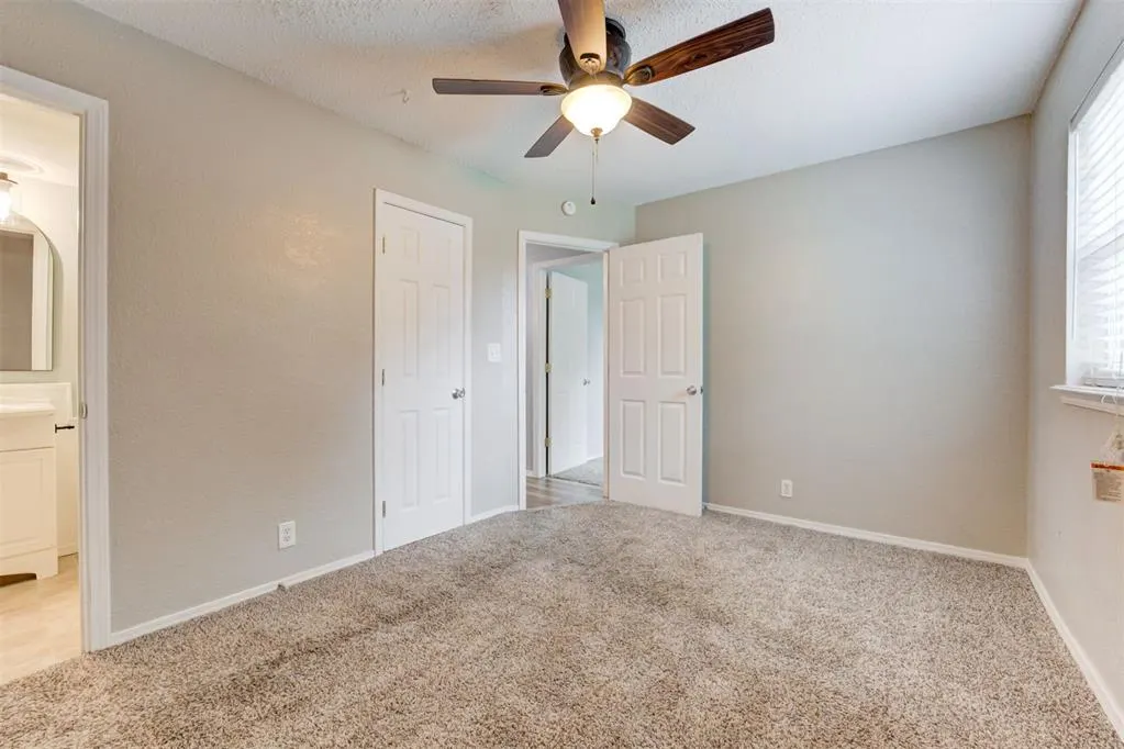 Photo 21 — 705 S Highland Drive, Mustang, OK 73064