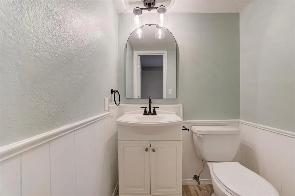 Photo 23 — 705 S Highland Drive, Mustang, OK 73064