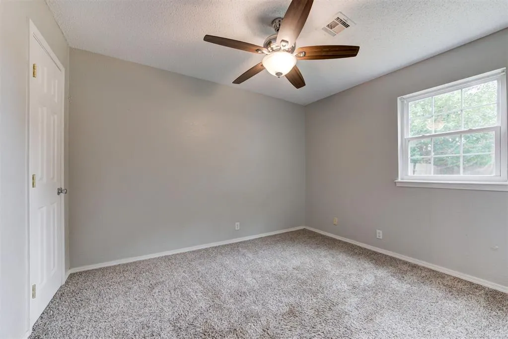 Photo 24 — 705 S Highland Drive, Mustang, OK 73064