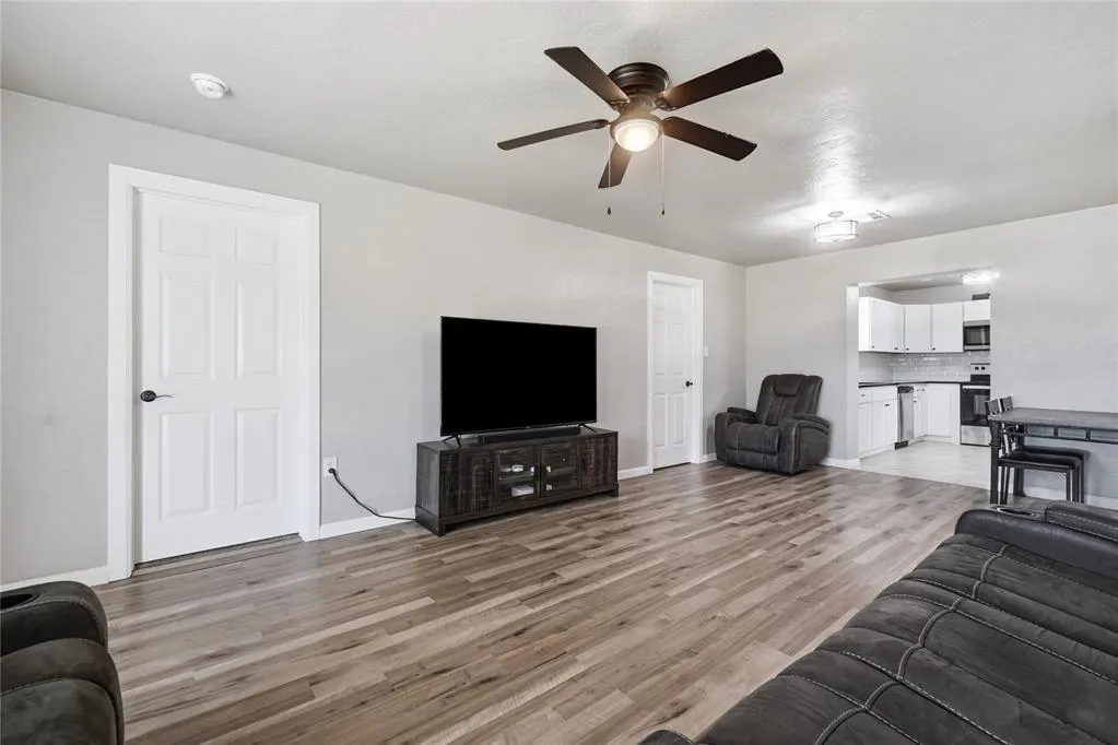 Photo 6 — 1919 NW Arlington Avenue, Lawton, OK 73507