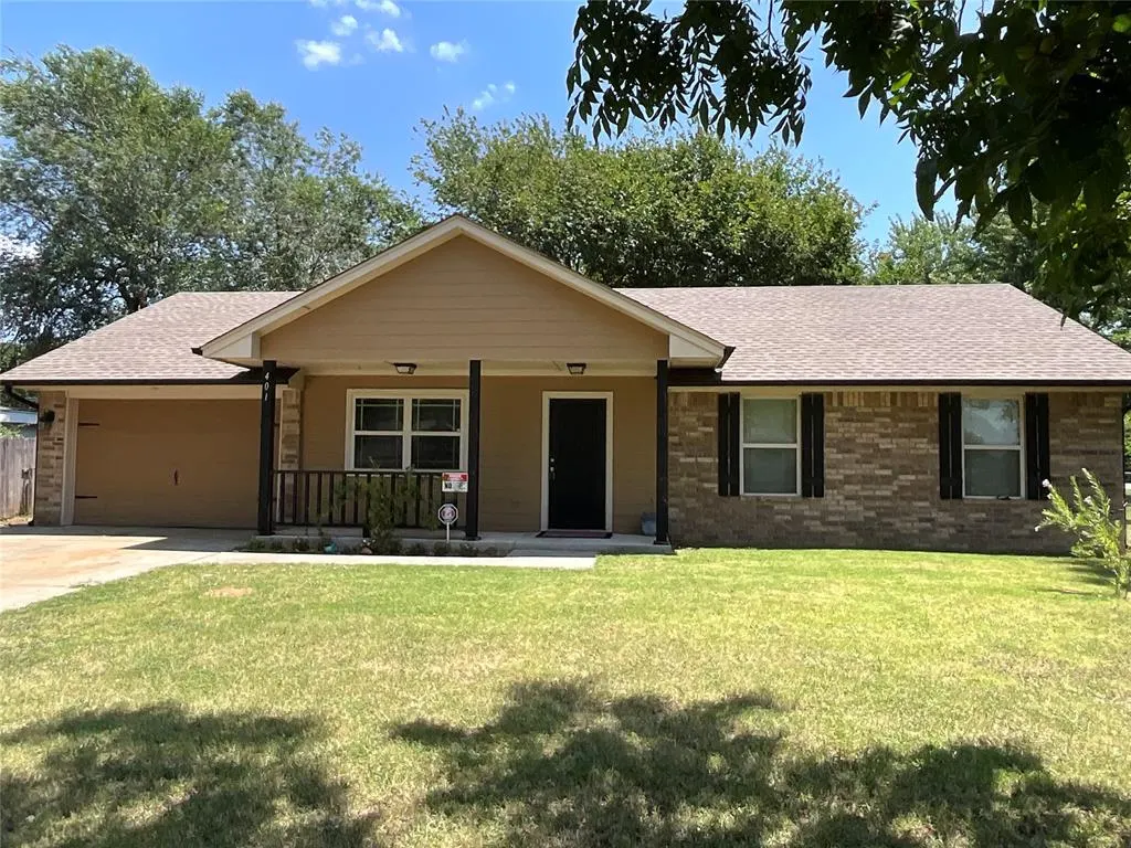 Front exterior — 401 N 5th Street, Noble, OK 73068
