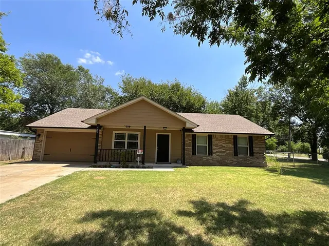 Photo 2 — 401 N 5th Street, Noble, OK 73068