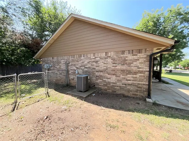 Photo 3 — 401 N 5th Street, Noble, OK 73068