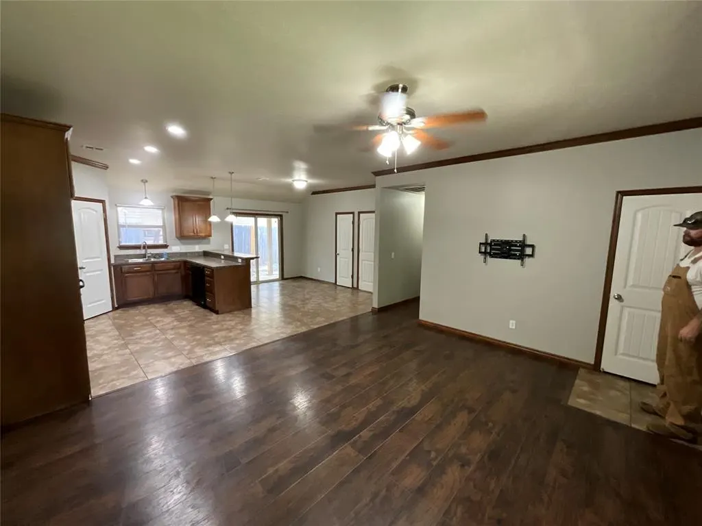 Photo 10 — 401 N 5th Street, Noble, OK 73068