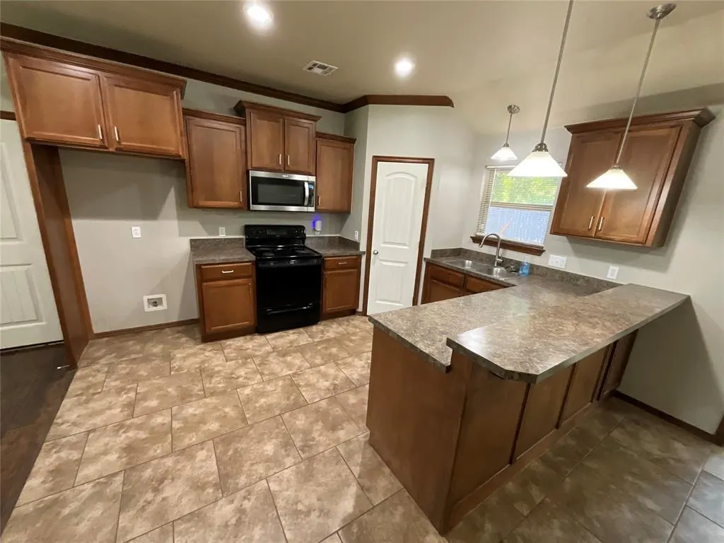 Photo 11 — 401 N 5th Street, Noble, OK 73068