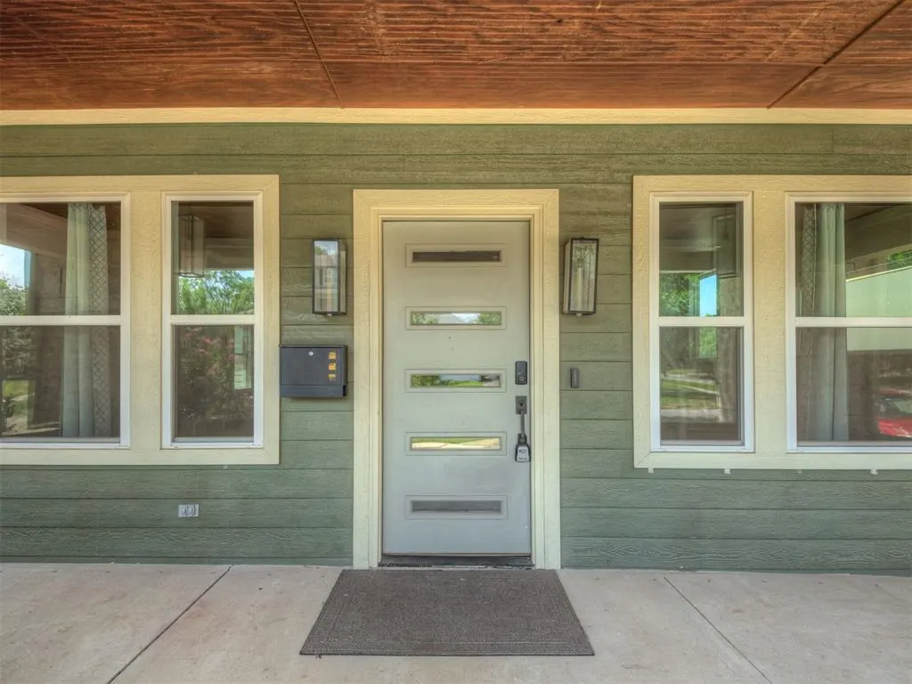 Photo 5 — 325 NE 14th Street, Oklahoma City, OK 73104