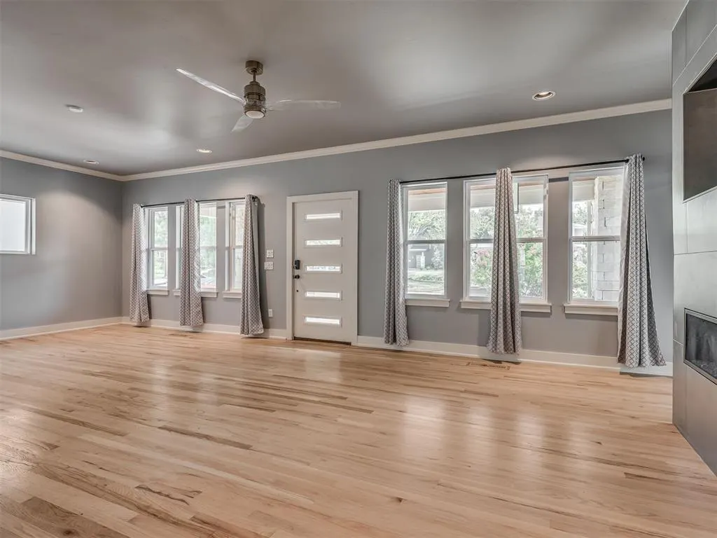 Photo 9 — 325 NE 14th Street, Oklahoma City, OK 73104