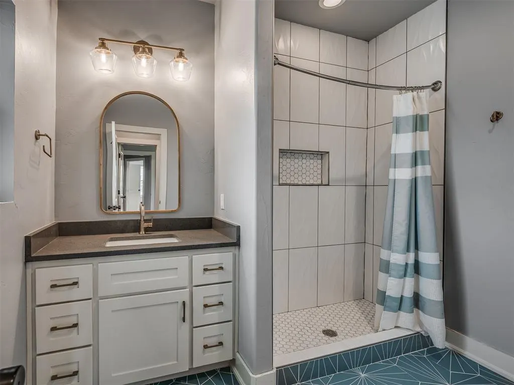Photo 38 — 325 NE 14th Street, Oklahoma City, OK 73104